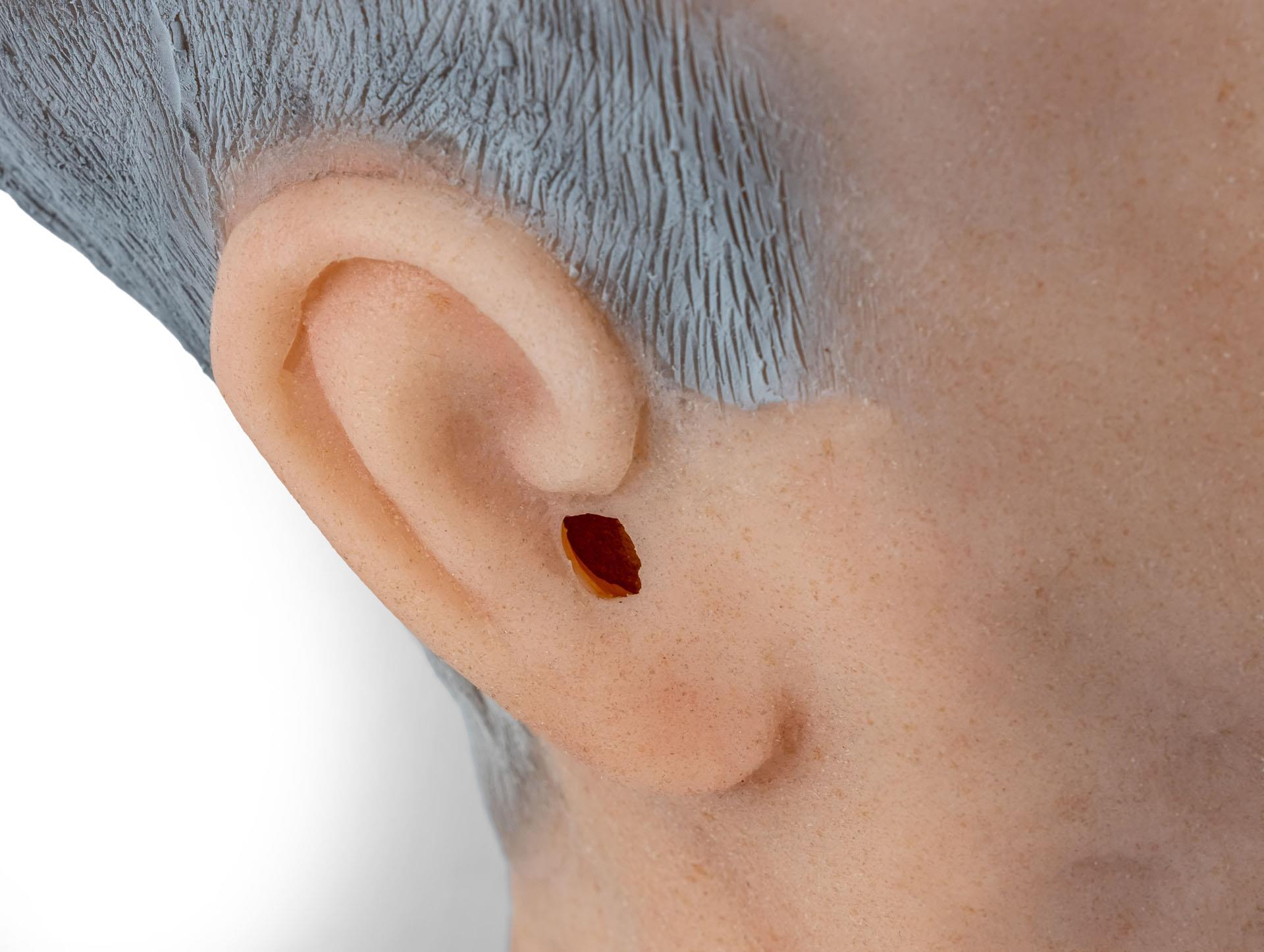 Senior-head-cover-for-nursing-Anne-Diana-6