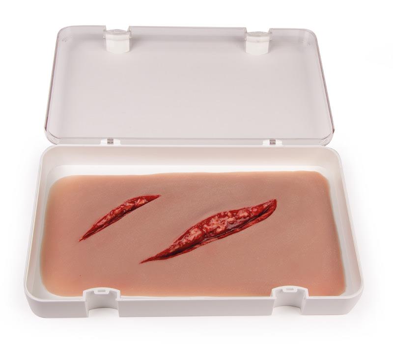 Wound moulage cut, large with bleeding function