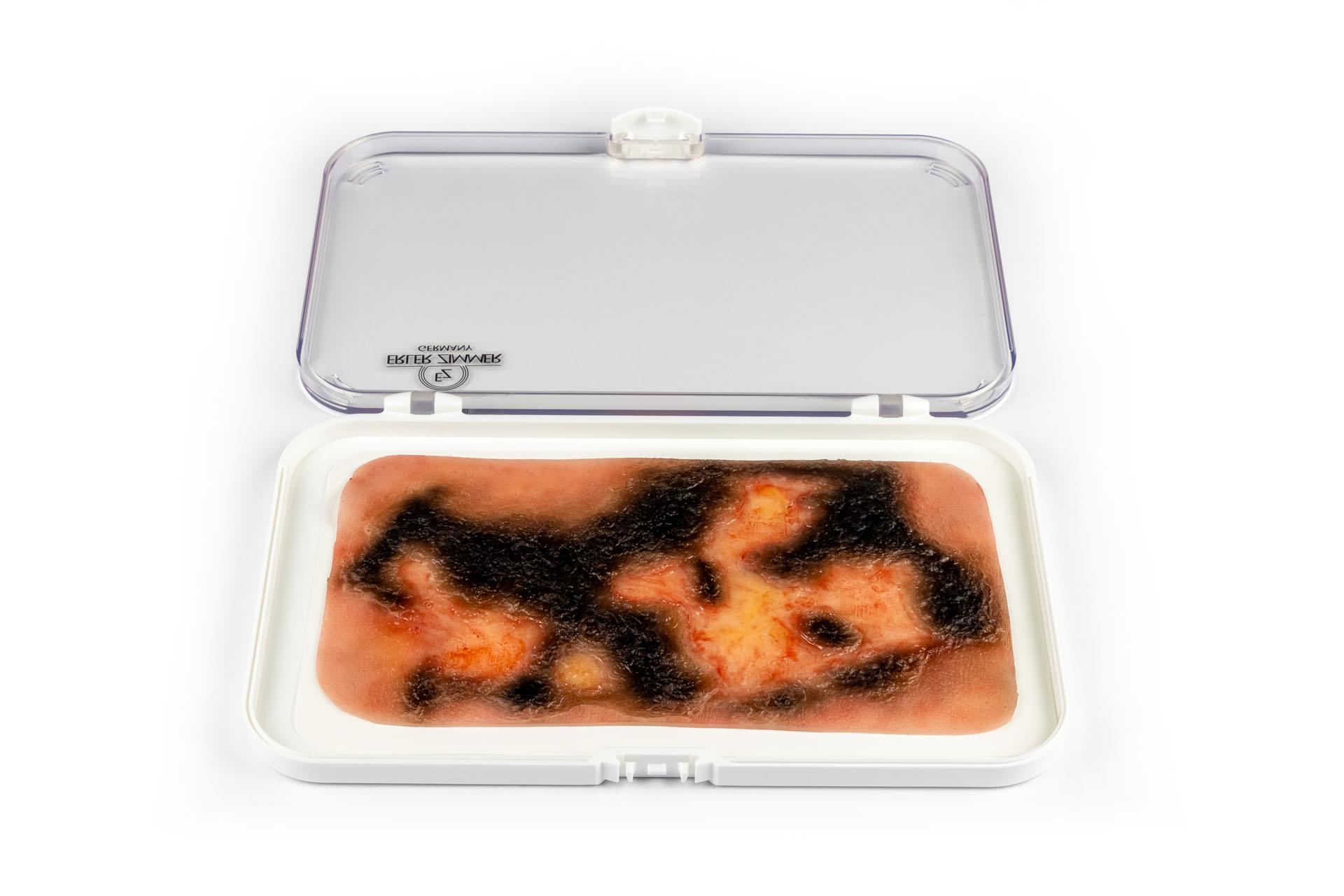 Wound-kit-German-Red-Cross-basic-medical-training-5