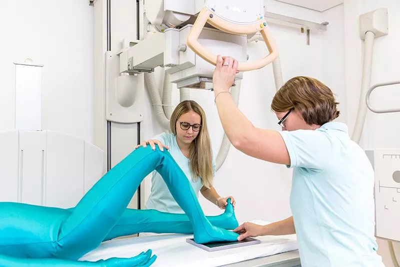 Positionierungspuppe mit Kunststoff-Skelett