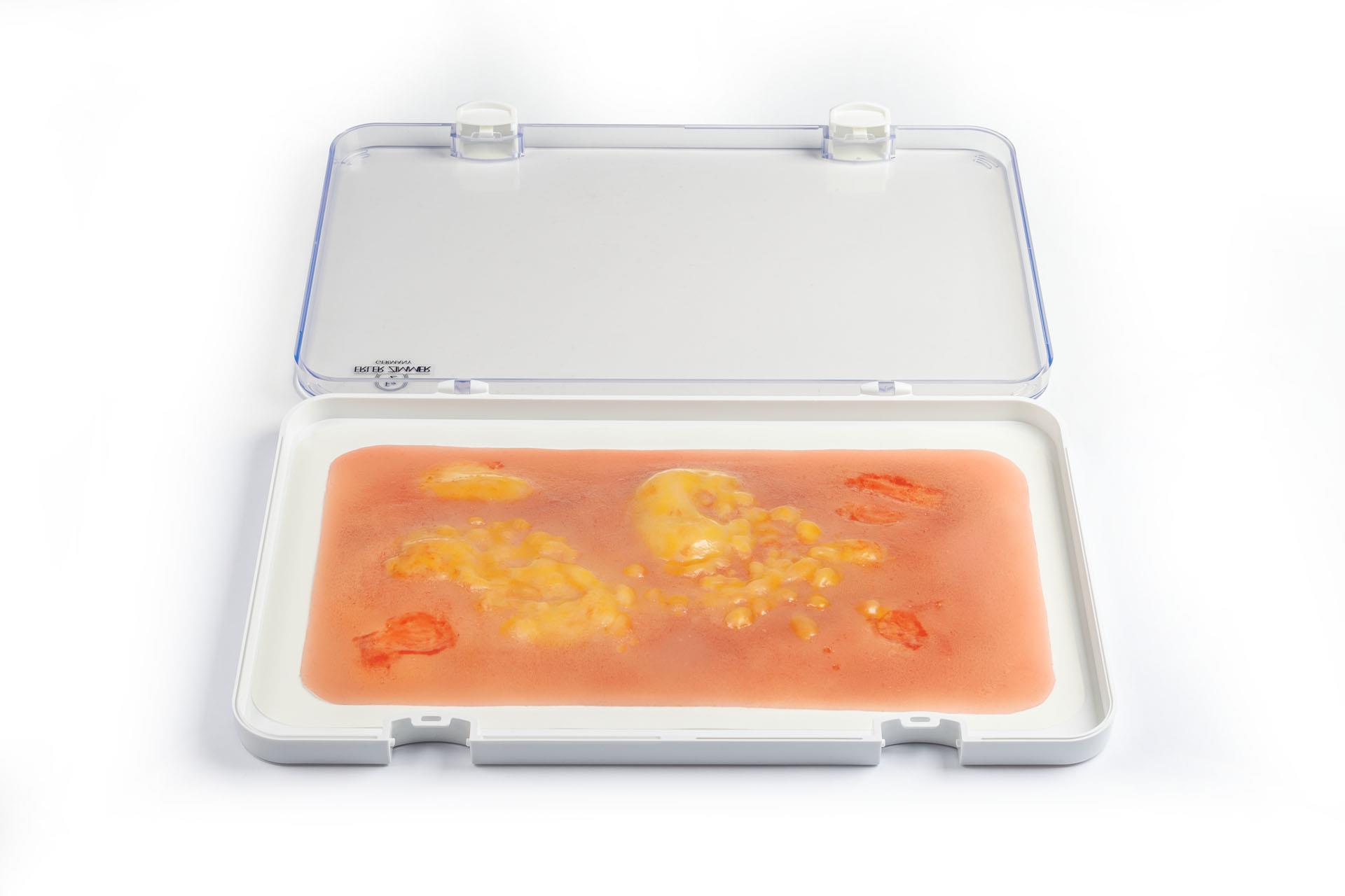 Wound-kit-German-Red-Cross-basic-medical-training-4