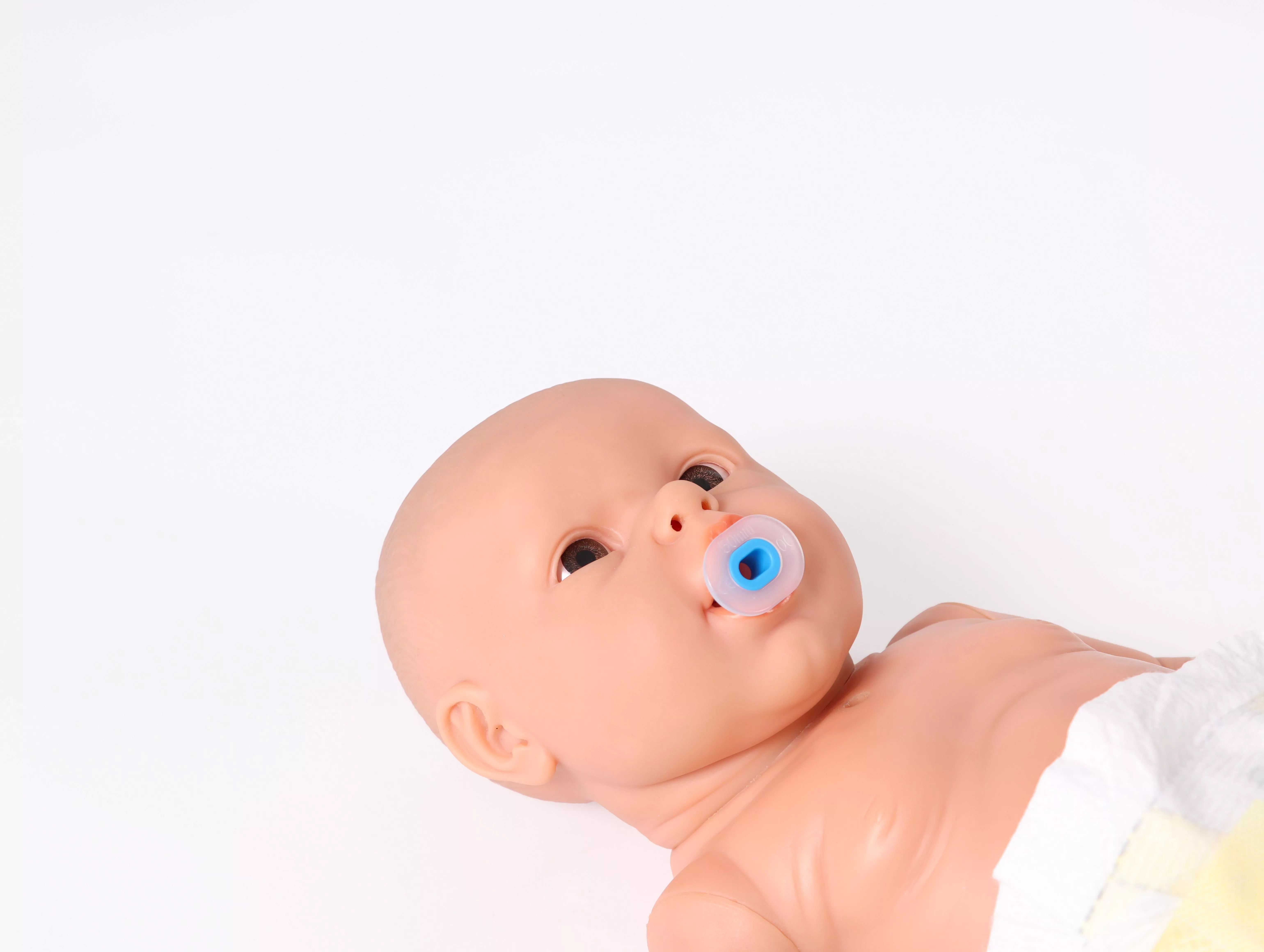 Übungsbaby-"Nora"-für-die-Pflegeausbildung,-weiblich-4